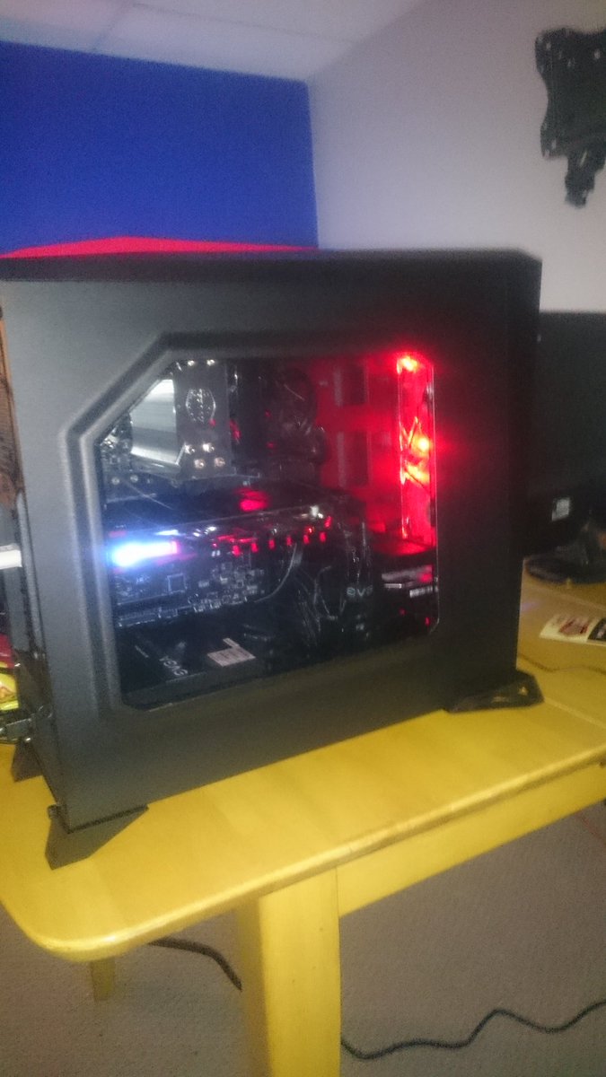 rito910onpsn's tweet photo. What a great feeling of accomplishment!! #1stpcbuild https://t.co/MP3j8EsvE2