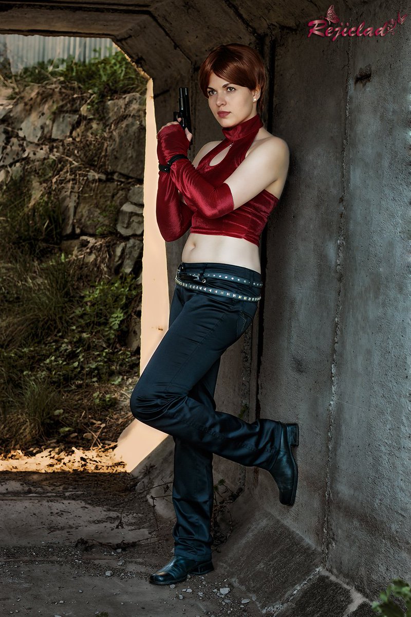 Rejiclad's tweet photo. #rebeccachambers #residentevil #cosplay #biohazard @RE_Games @re_center @_REF_ @RE_World_ @cosplay_hotties @ShareMyCosplay @TITANSofCOSPLAY https://t.co/IRMmyjEmZ8
