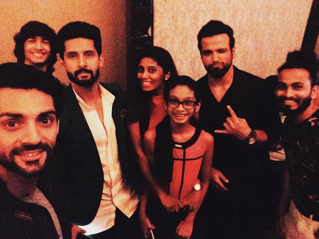 AshvikRithAsha's tweet photo. meghasampat post #backstageclick #with #rockstars of #khatarokekhiladi 8 #choreographyfor these #handsome bunch of #performers @rithvik_RD https://t.co/Ag5EcuzN0p