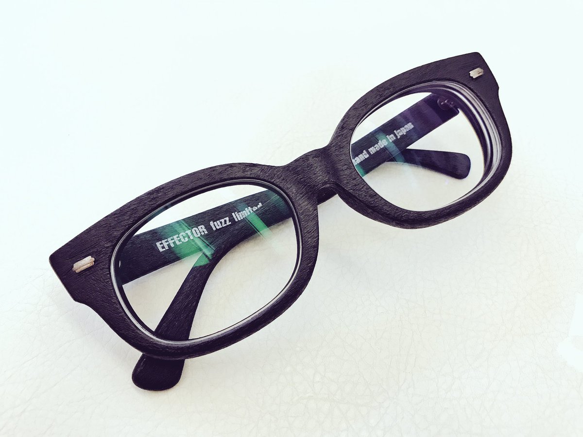 黒縁眼鏡の代名詞