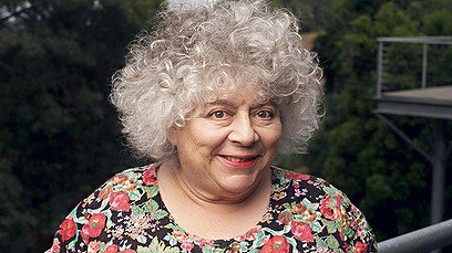 Happy 76th birthday to the wonderful Miriam Margolyes, who played Professor Sprout in the films! 