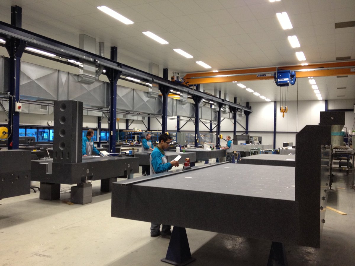 #DTW2017 - Wist je dat je van graniet precisie onderdelen kan maken van heel klein tot heel groot? Kom voor een demo naar @DTW2017_HHP
