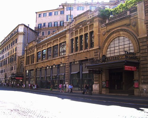 #buffopaese in cui danno all'Eliseo 2.000.000 euro per il centenario. Peccato lo abbiano fatto  già qualche anno fa klpteatro.it/teatro-eliseo-…