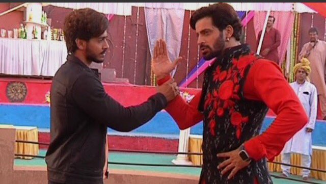 GhulaamFanClub's tweet photo. Dangal 💪💪💪  ..Wait for the episode ..They are going to set the screen on fire @8paramsingh @VikkasManaktala #ghulaam https://t.co/xMaN6U2ZxF