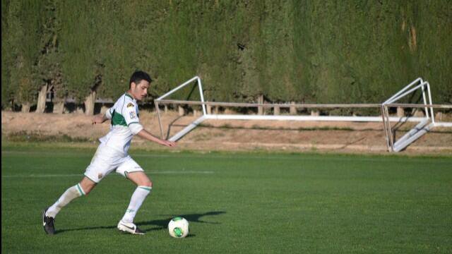 ElcheCrew_'s tweet photo. @vicente_parras cofia en los chavales del #CDIlicitano y entrenan con el #ElcheCF.
@PrimiFerriz, @leomarpinto10,@SoryKaba2 y  @Perujo33 https://t.co/8gCsUVgbbk