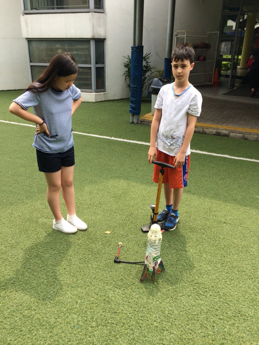 VintnerAngela's tweet photo. Home-made rocket to demonstrate transfer of energy. Only took 7 tries! #4VCoolStuff201617 #AISGZ #edtech https://t.co/ODFgXRxUlV