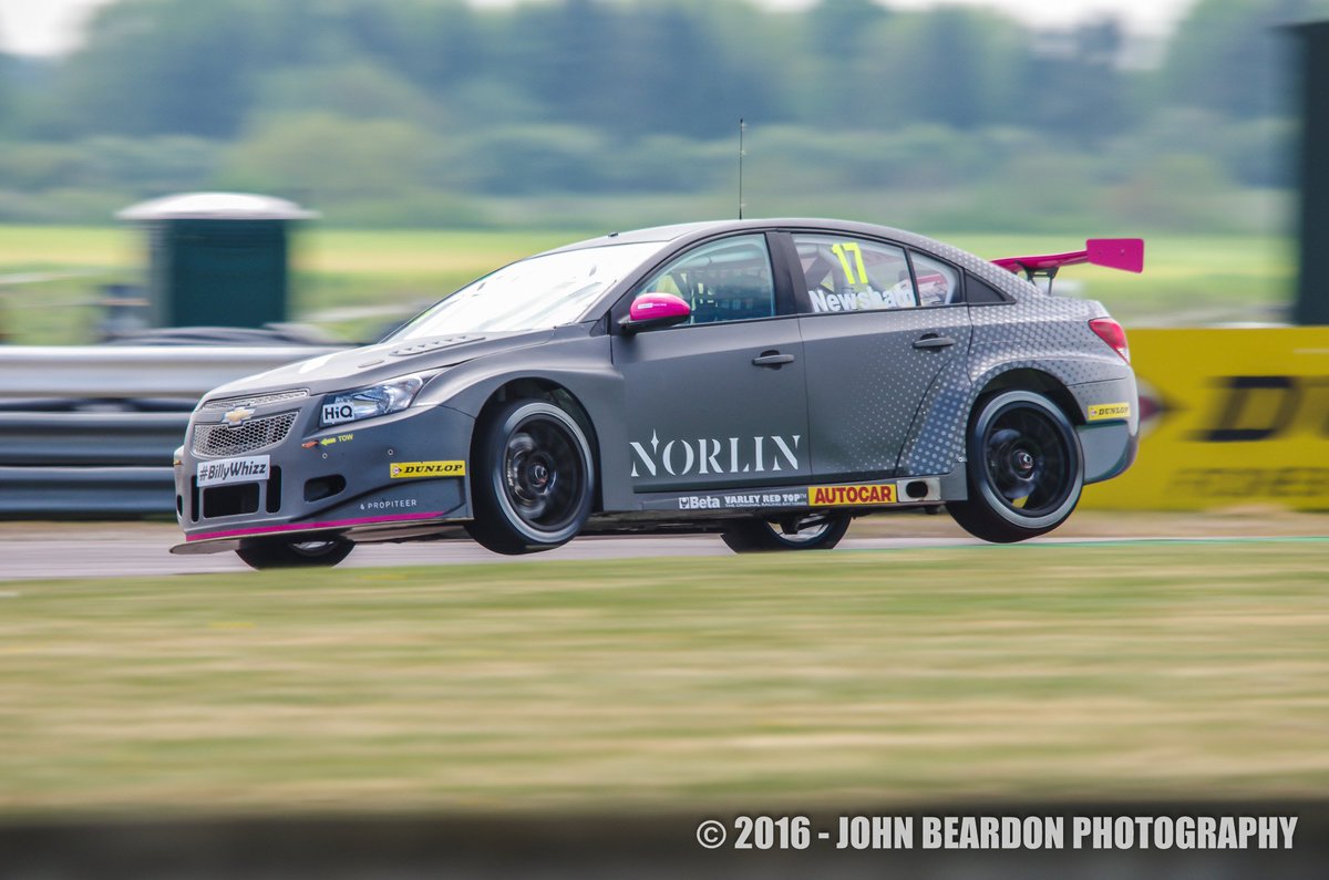 JohnBeardon's tweet image. Images of @newshamracing @btcnorlinracing at @thruxtonracing @DunlopBTCC #wrongsideofthefence #amature #photography