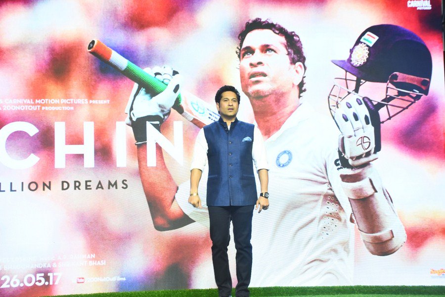 manimm533's tweet photo. #ARRahman And #SachinTendulkar at #SachinSachin Song Launch Stills https://t.co/XKkPdYmmB4 by #tamilstar via @c0nvey https://t.co/mbsEk0kKB4