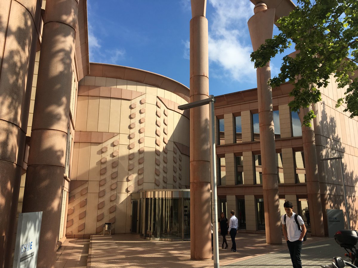 MitchBcn's tweet photo. Always great 2 come back 2 @ESADE :  #designthinking course, judges 4 Pitching session with @KenPMorse #innovation https://t.co/EbHaJidiwd