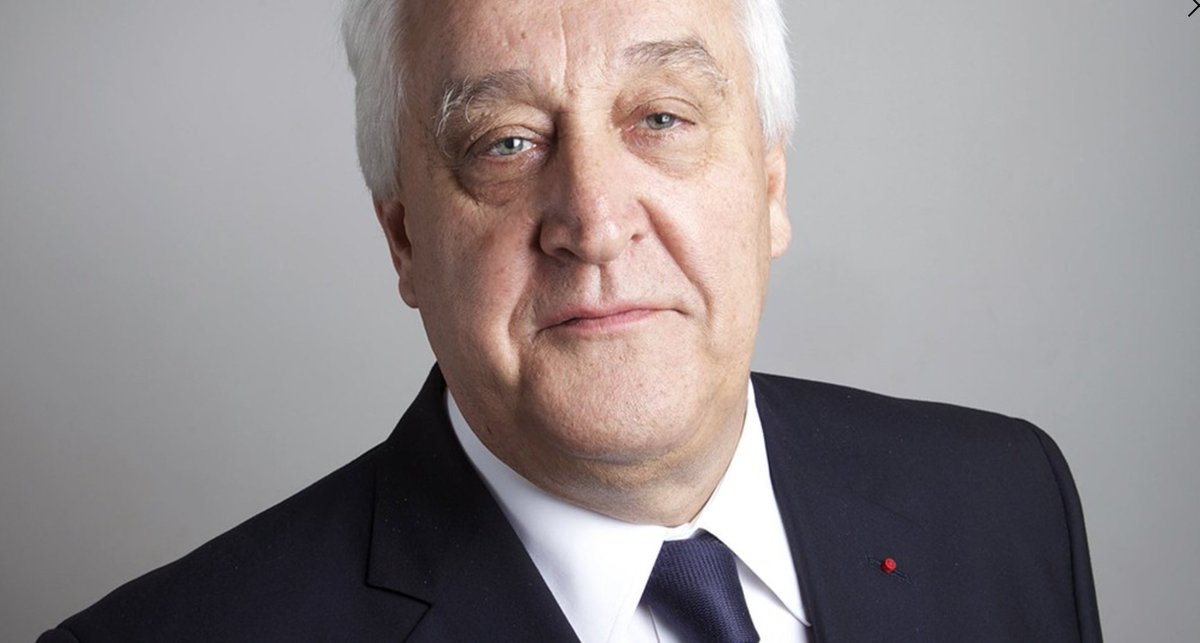 Afep_'s tweet photo. Laurent Burelle PDG de @PlasticOmnium devient Président de l’@Afep_ https://t.co/2c3t2Ps0B6 https://t.co/GgVY6YAnEj