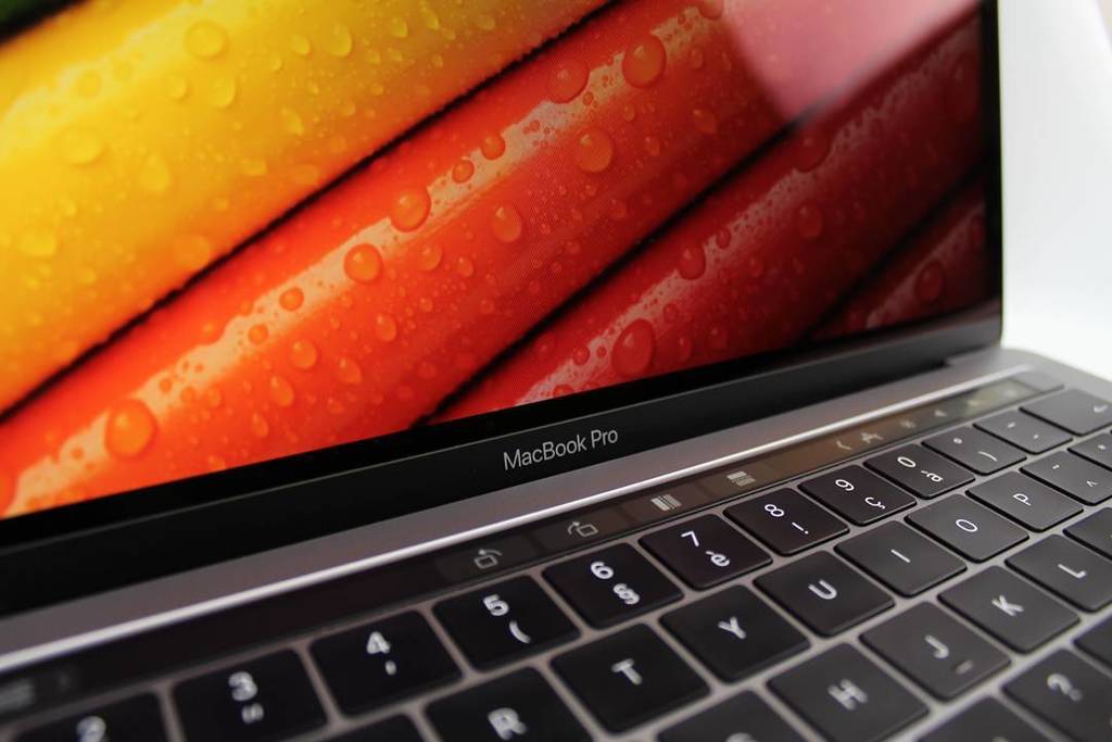 BelgianTechy's tweet photo. 👉 C O L O R F U L👈
🔴
🔴
🔴
#apple #color #wallpaper #applefan #belgianblogger #belgian #spacegrey #design #macbookpr… https://t.co/zFJVtthP5J https://t.co/9qNQ61KmV5
