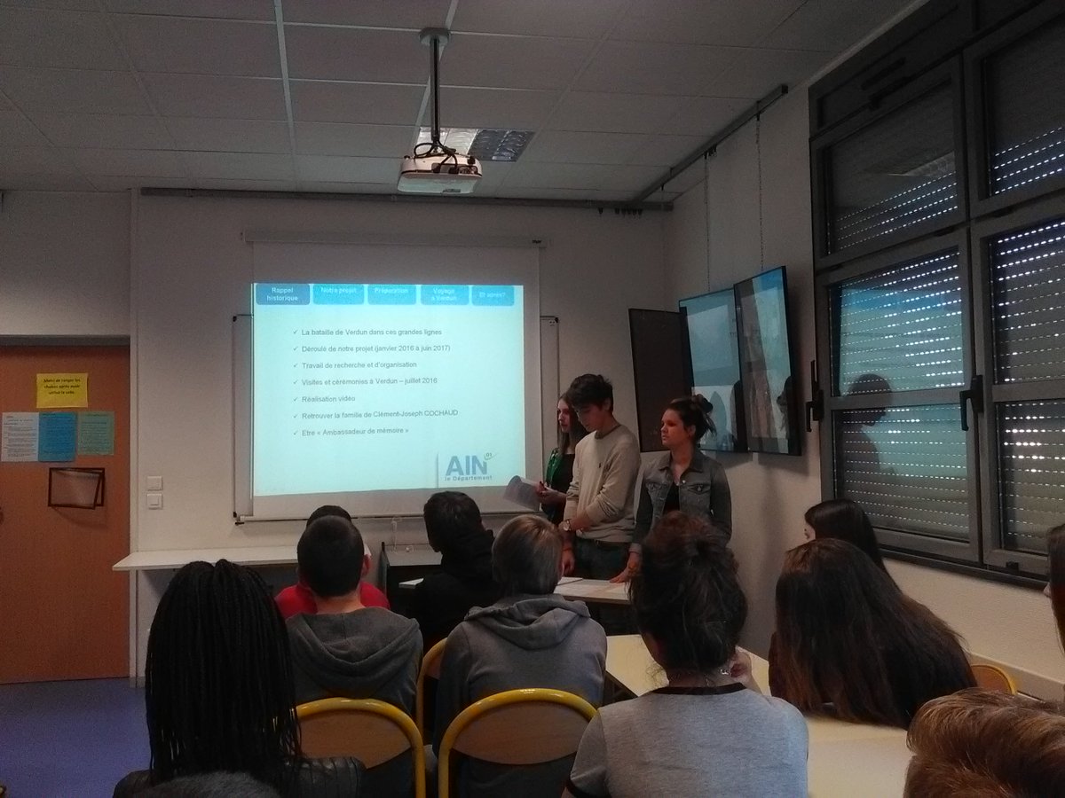 AmeuhPlaymo's tweet photo. Matinée d'intervention au collège de l'huppe à Montrevel pour les Ambassadeurs de mémoire , anciens CDJ https://t.co/2ubEogdwc5