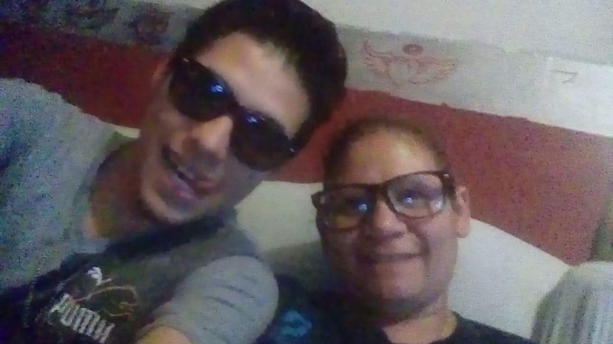 Que pase un Feliz día le deseo a mi madre
#diadelasmadres