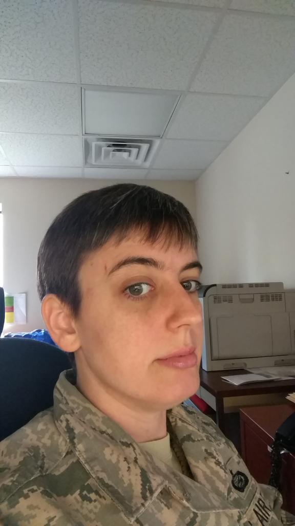 Origamigryphon's tweet photo. #workselfie #protectingurfreedoms #deskjockey #nonner #hashtag https://t.co/whIpfGCIEU