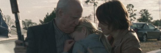 BethTWD13's tweet photo. Familia. https://t.co/9ZMeabatl8
