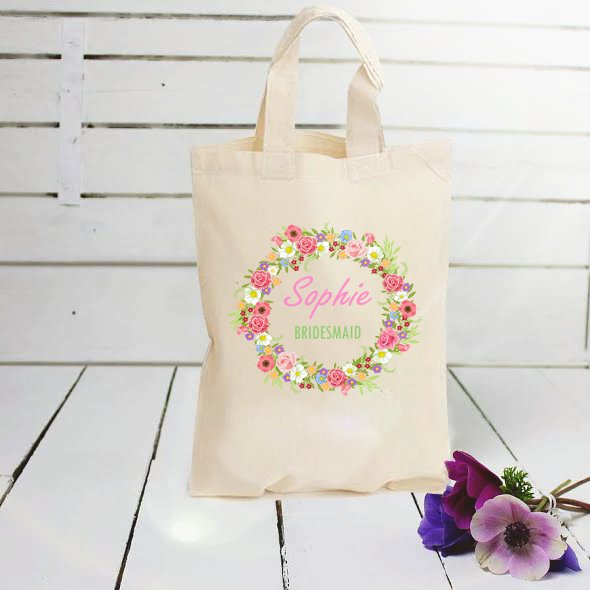 MakeUniqueBags's tweet photo. Personalised #bridal #wedding #partyFavour bags #bridesmaids #bridesHour #atsocial #crafts #Etsyshop #womaninbiz #londonislovinit https://t.co/mXqN6mtaQ6