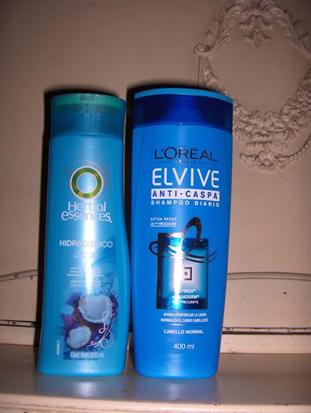caritobarral's tweet photo. shampoo Elvive 400ml y shampoo Herbal Essences 300ml para cambio @CambioProductos @truequepapas https://t.co/D0TGo46SH4