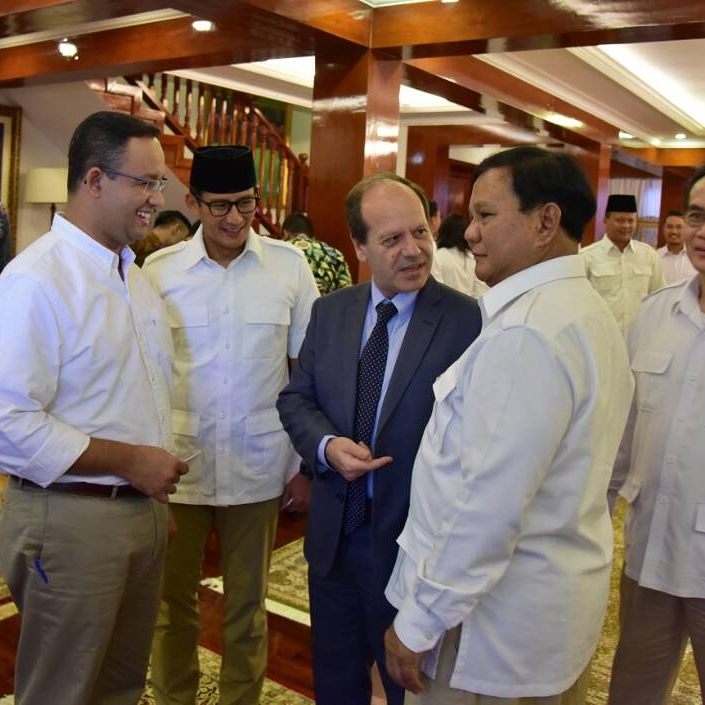 Pertemuan dengan 20 Duta Besar Uni Eropa untuk Indonesia yg difasilitasi Bpk <a href="/prabowo/">Prabowo Subianto</a>. Terbuka thdp siapapun yg mendukung visi misi kami.