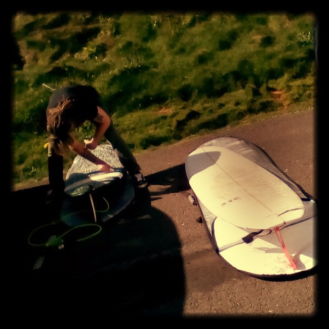 rockersdeluxe's tweet photo. El Diablo surf club waxing up for a Wednesday social at North bay #rockersdeluxe #eldiablosurfclub #singlefins #handmade #eastcoast #north https://t.co/Np8aPoMhlk