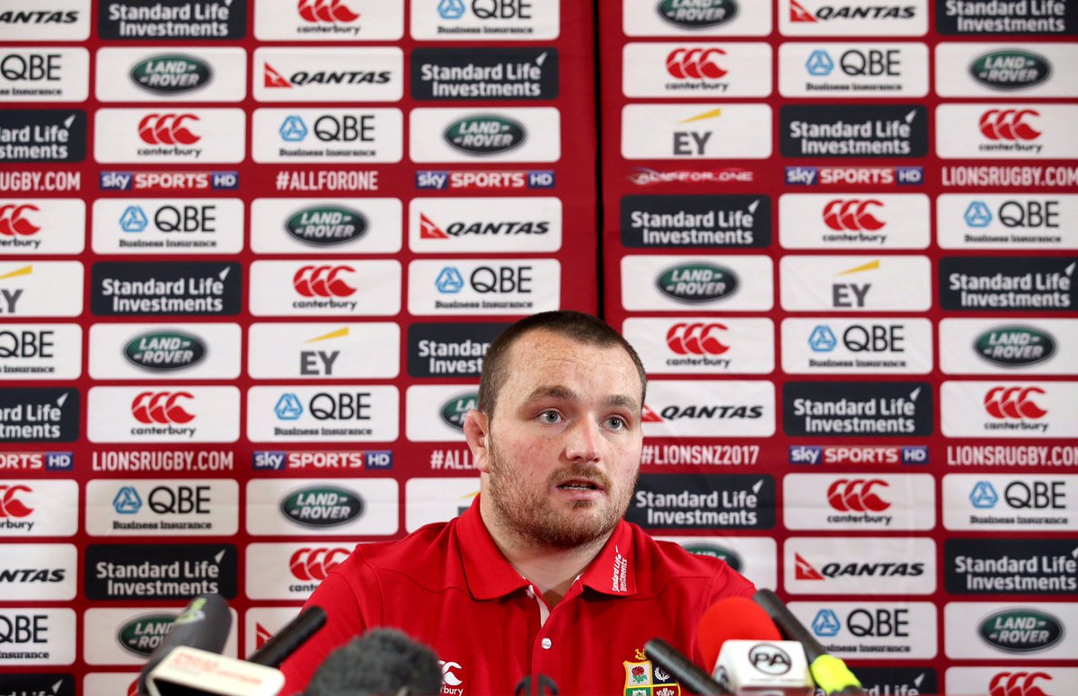 lionsofficial's tweet photo. "You have your battles on the field....it's great now to be on the same side." https://t.co/Bjacx8XBkD #AllForOne #LionsNZ2017 https://t.co/Qj2GDFxQyz