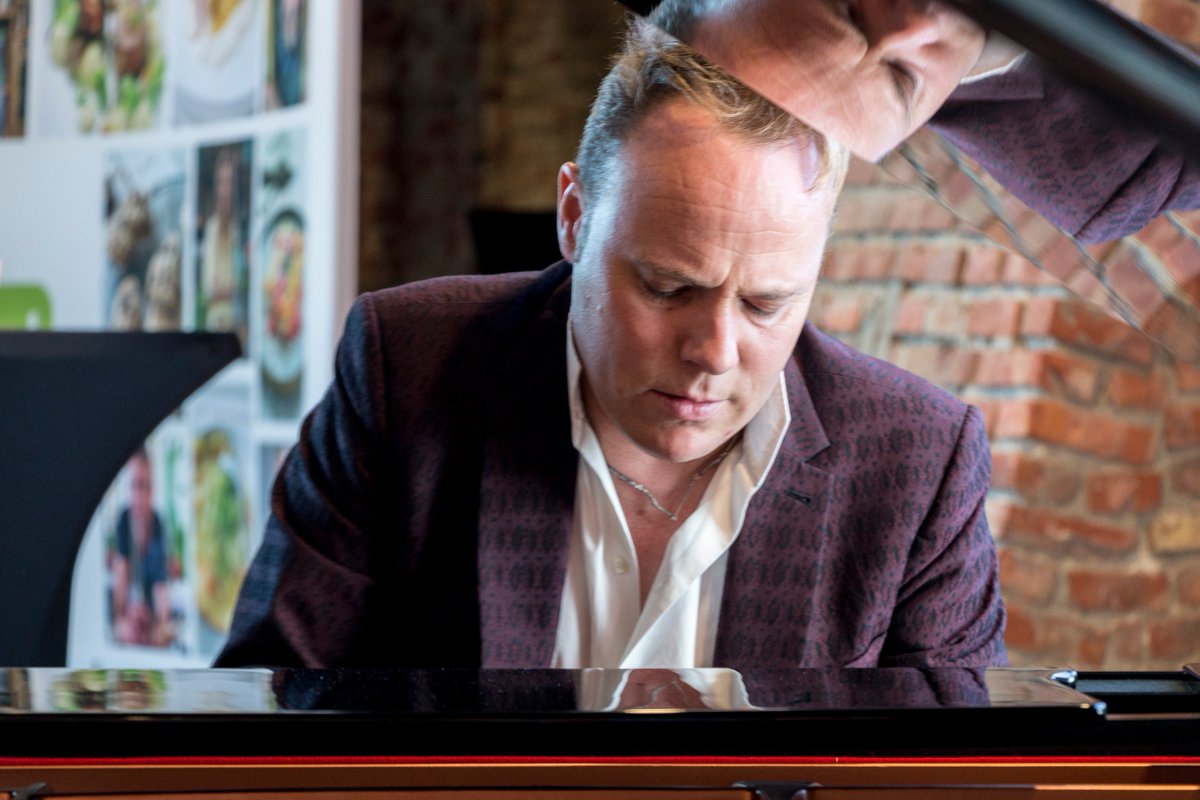 Njam! (@njamtv) on Twitter photo Kom tijdens #LekkerKlassiek niet alleen je oren verwennen, maar ook je smaakpapillen door <a href="/PersooneDomi/">Dominique Persoone</a>, <a href="/RogervanDamme1/">Roger van Damme</a> en nog veel meer! Kom tijdens #LekkerKlassiek niet alleen je oren verwennen, maar ook je smaakpapillen door <a href="/PersooneDomi/">Dominique Persoone</a>, <a href="/RogervanDamme1/">Roger van Damme</a> en nog veel meer!