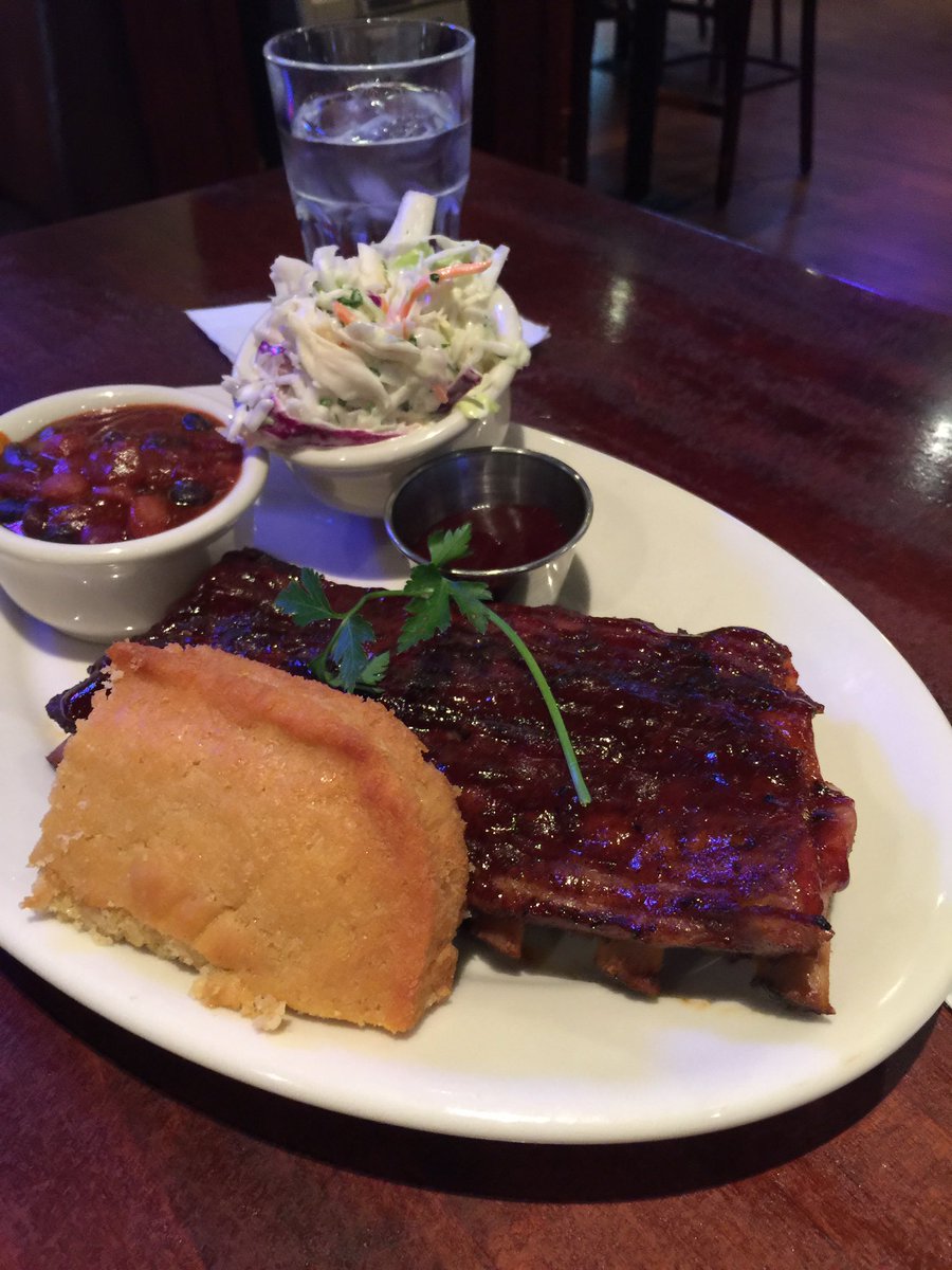 Gemz_Esq's tweet photo. I had an awesome #birthday meal @thewebergrill #Indy👌#Ribs #grilledchicken #GrilledVegetable #Salad🥗😋Thanks for the #birthdaycake🎂😍👍 https://t.co/DhOn27JZK5
