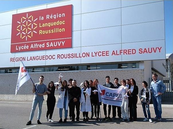 capeb_fr's tweet photo. Concours #ConjuguezMétiersduBâtiAuFéminin : la classe de 3e DIMA du lycée Alfred Sauvy à #VillelongueDelsMonts (66) arrive en 3e position !🥉 https://t.co/CoYEXA3KMW
