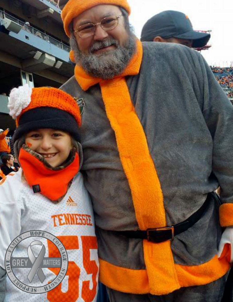 Santa_Vol's tweet photo. My girl @Taelyr01 stays on the Nice List! 🏈🍊🎅 #GoGreyInMay https://t.co/sAj15Puiox