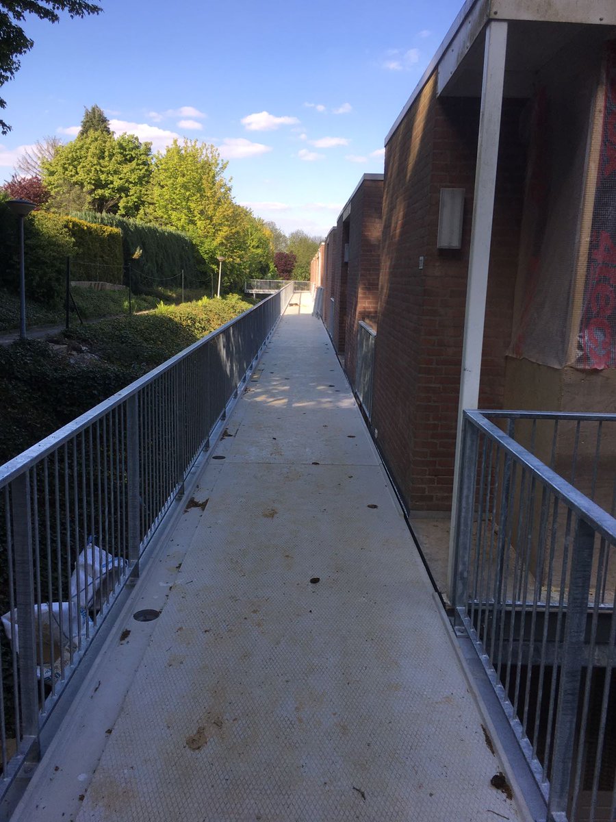 shzl_wl's tweet photo. Vervanging van de oude loopbruggen Donatusstraat Nuth @wonenlimburg en @JongenBouw verloopt voorspoedig. https://t.co/QuptS0NMcG