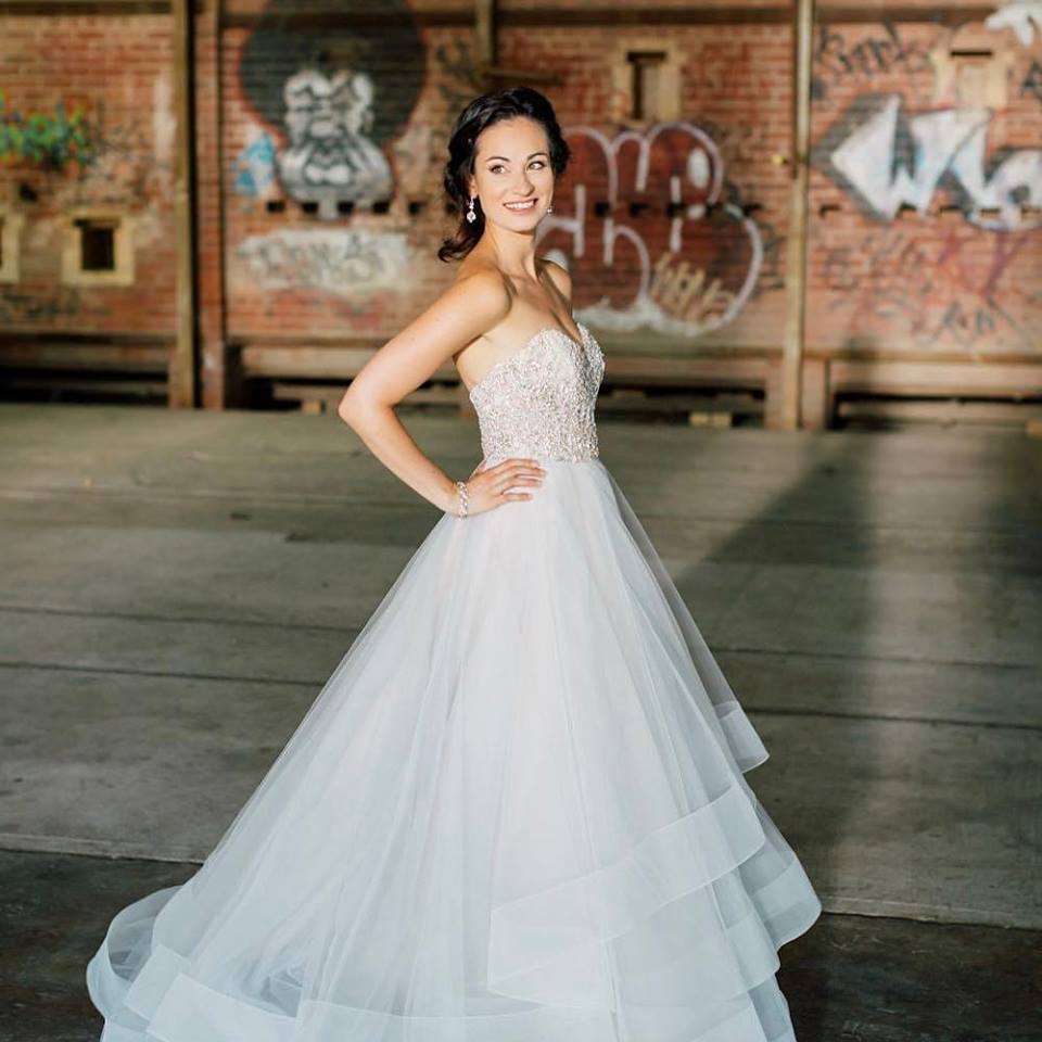 MonicaMakeupca's tweet photo. My  gorgeous #bride made my day today, by sending me a sweet message along  with beautiful images of her #wedding day. #monicamakeup https://t.co/IriX7a0M2x