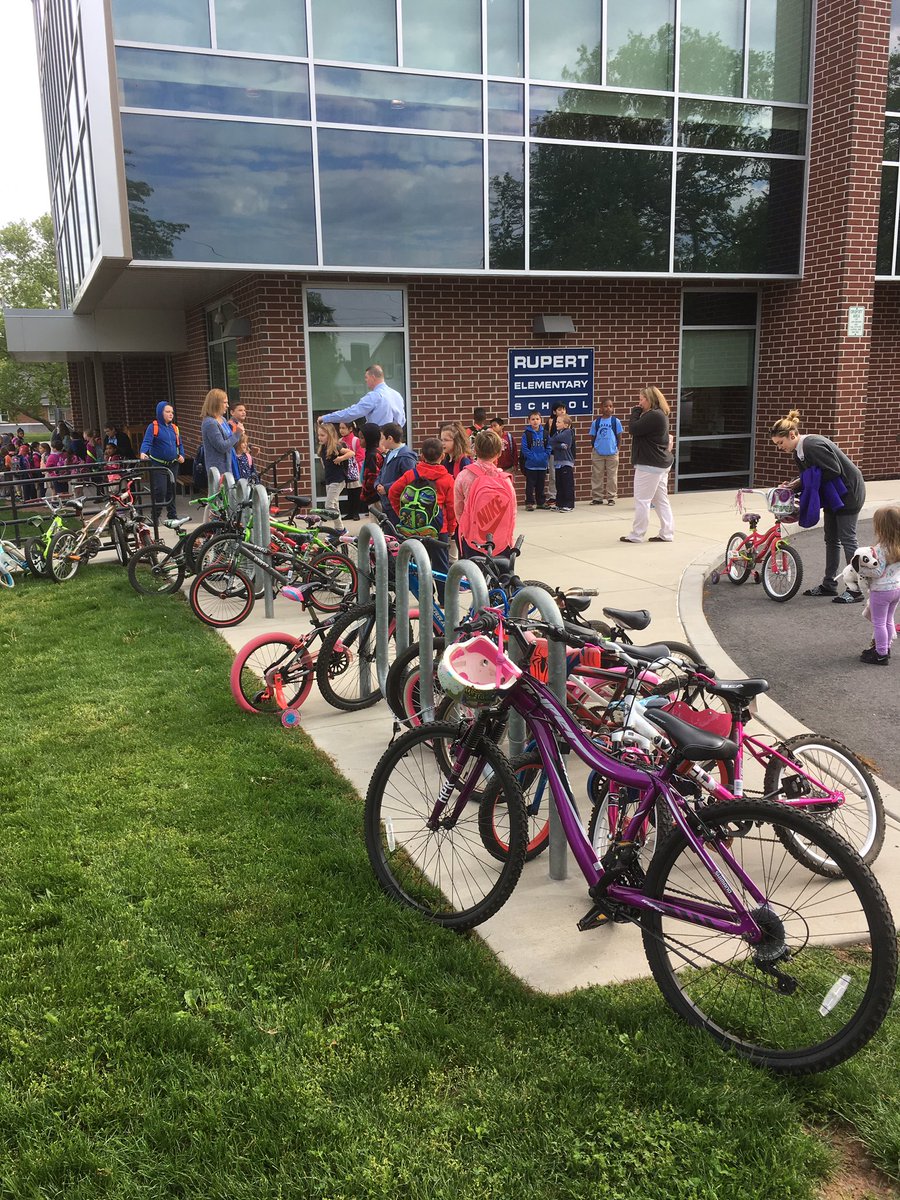 Rupert celebrating Walk to School Day <a href="/JohnJarmato/">John Armato</a> <a href="/pottstownschool/">Pottstown Schools</a> <a href="/PSDRODRIGUEZ/">Stephen Rodriguez</a>