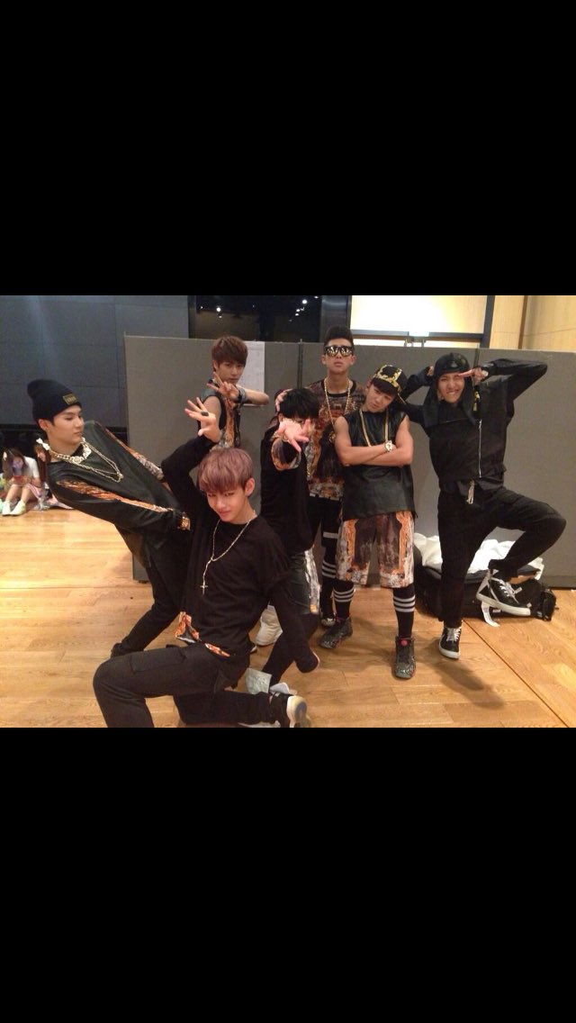 btsBigchoa's tweet photo. ほんまに偉大なアーティストになっていって世界中で人気なって尊敬する！💘
やっぱ防彈少年團というグループは世界一絶対いいグループ！！！

だって梨奈って結構すぐ飽きるタイプの人やけど3年間聴いてて飽きへん！！逆にもっともっと歌を聴きたい😘😘
#BTSBBMA 
#BTSBBMA https://t.co/LsHRvbajz0