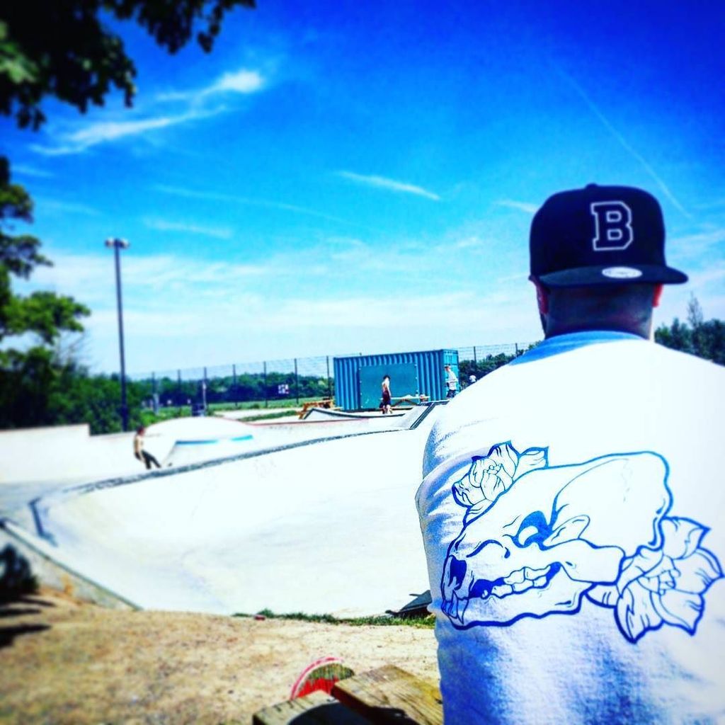 ursamajorboards's tweet photo. Nice day in the sunshine: @jimmersjammers repping the east coast tee ・・・・・・・・・・・・・#ursamajorskateboards #ursamajor… https://t.co/VhU0QcJYkS https://t.co/bLfarD9l90