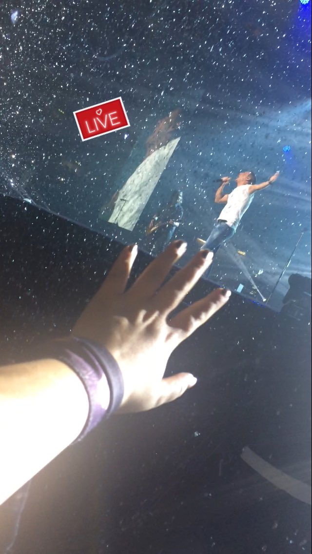 _lavocedikekko_'s tweet photo. @rockmoda Livorno ❤
Ti amo immenso poeta🌸💗 https://t.co/MEixWRIUVK
