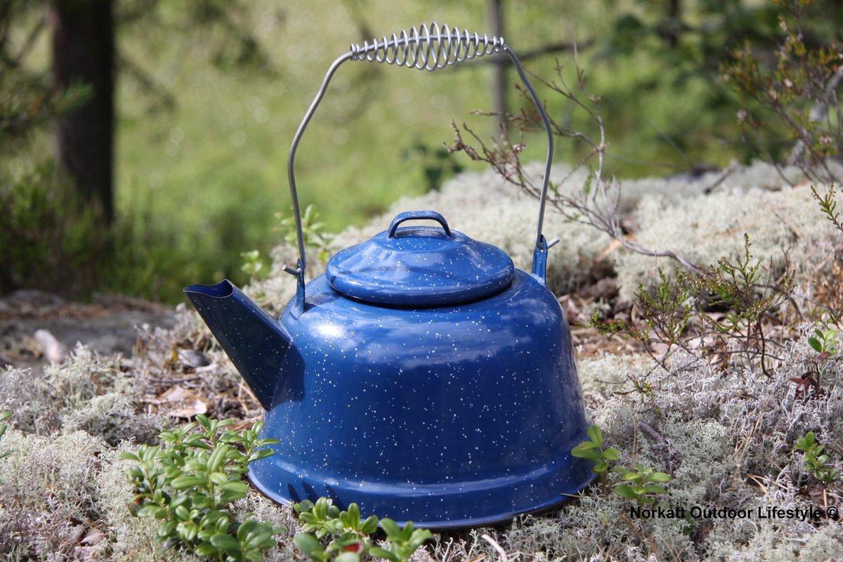 NorkattFanpage's tweet photo. Emaille waterketel #GSI Outdoors https://t.co/IPoGT2Aj1U #kamperen #koffie #buitenkoken https://t.co/uTD0tXdDFb