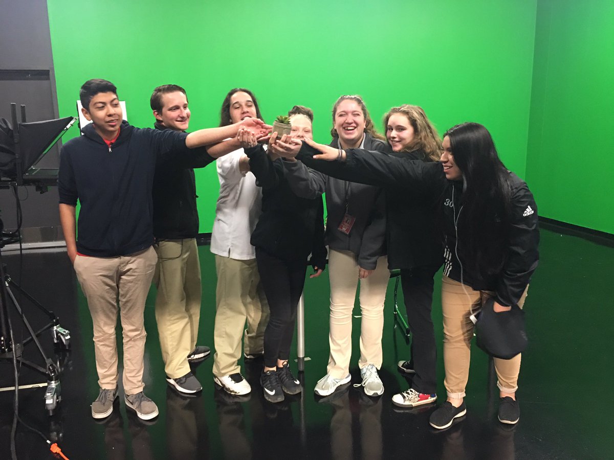 JMWdigitalmedia's tweet photo. We're so proud of our current morning show crew!! They're doing such an amazing job and having fun while doing it. #JMWT https://t.co/cri6qCLlcT