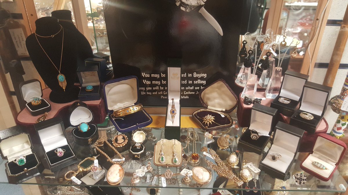 carlisleantique's tweet photo. Quality jewellery. #diamonds #turquoise #cathedrallodgeantiques #antique jewellery #carlisle #historicquarter https://t.co/NpCfl9N7GQ
