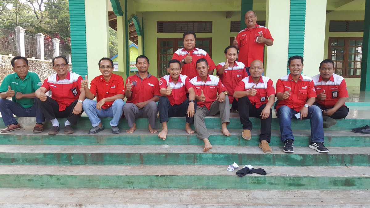 putrodewanto's tweet photo. Ngashar dhisik cah... ndek masjid ngrambe jogorogo ngawi... #Refresh #MNTreg5 https://t.co/K4ZhbET1rE
