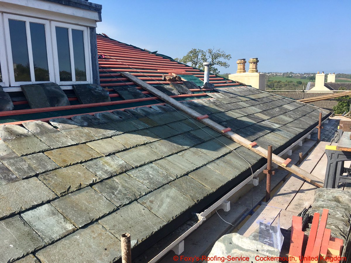 FoxysRoofing's tweet photo. And now for the most enjoyable part of being #roof #slater. Slating it back in!
#roofing #randomslate #slating https://t.co/ZoKk6y8wXr