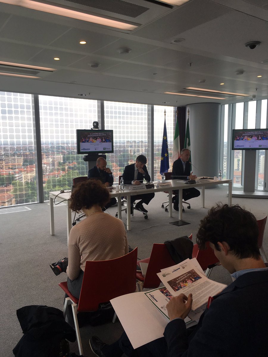 garagErasmus's tweet photo. @fabri_sala : in #SiliconValley people know the #project of #garagErasmus and the #regionelombardia is supporting this https://t.co/XN4WnCMHtG
