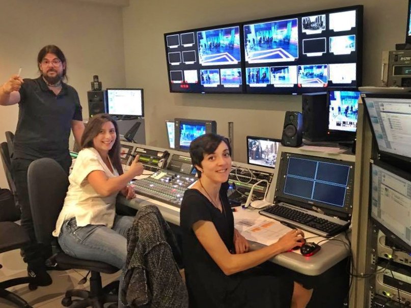 viernesprod's tweet photo. Todo preparado en el control de realización de @viernesprod para empezar el programa @vivelatarde_cex  de @cextremadura https://t.co/UiYnOufpkJ
