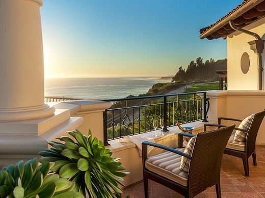 cschaeferhoff's tweet image. 30 #luxury #hotels you wish you could afford buff.ly/2pvSKxt  via @USATODAY #traveling #guide #america