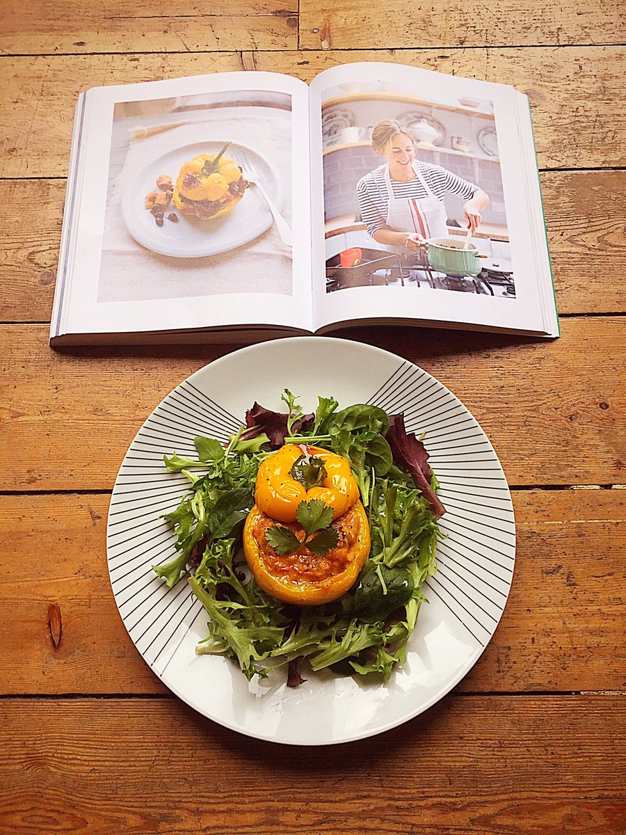 YounoussNimaga's tweet photo. Stuffed peppers with chilli from my #10dayplan by @ameliafreer.
#ameliafreer #nourishandglow #chefynss https://t.co/bBF1kbgFti