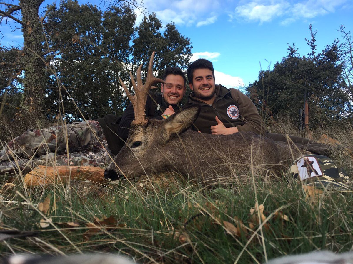 #corzo abatido el día 2 de abril.
✌️viva la caza
A.A.A. Caza en Soria