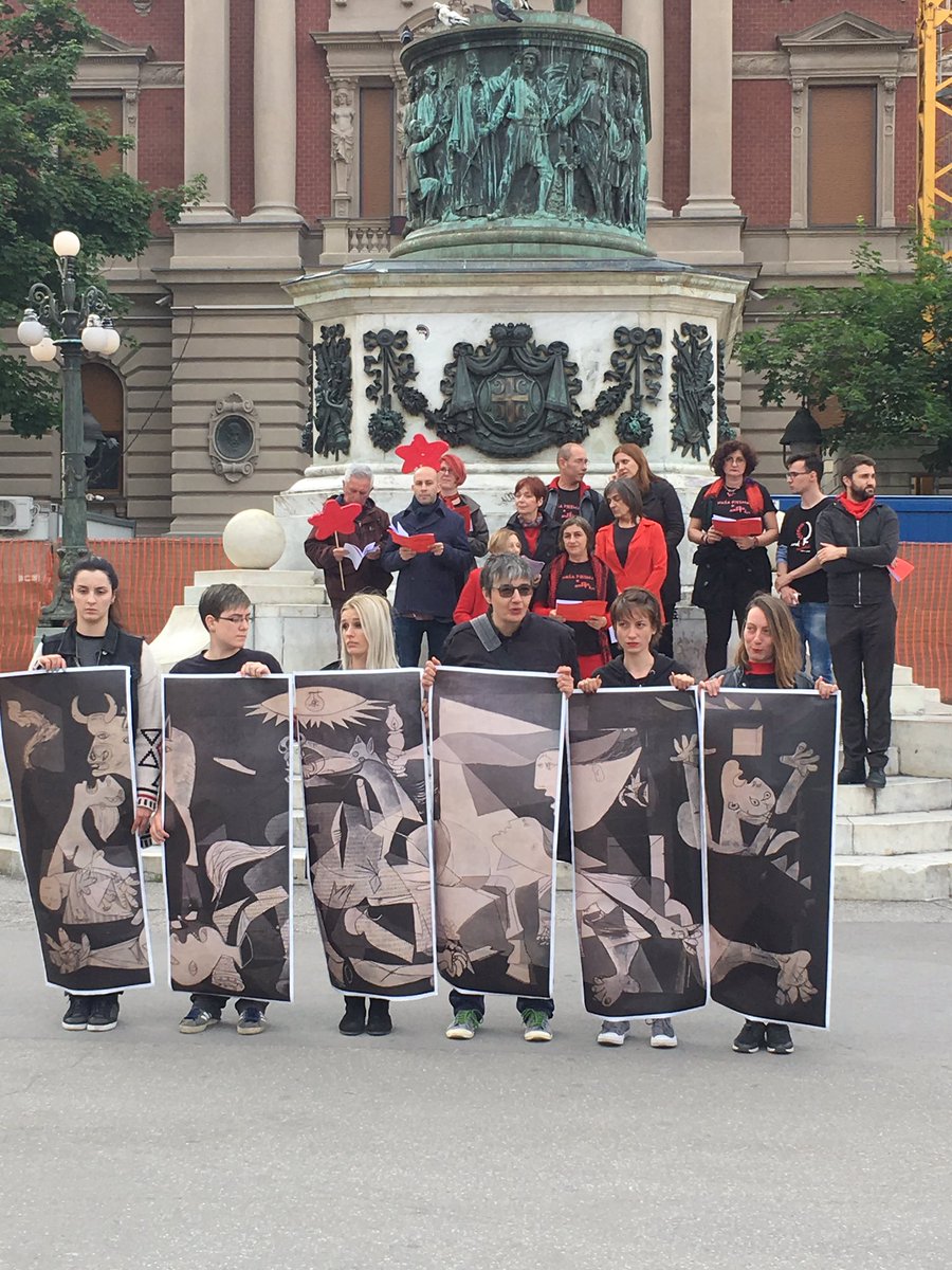 Juče smo organizovali mirovnu akciju "Antifašizam je moj izbor!" zajedno sa Ženama u crnom na Trgu republike povodom #danpobede