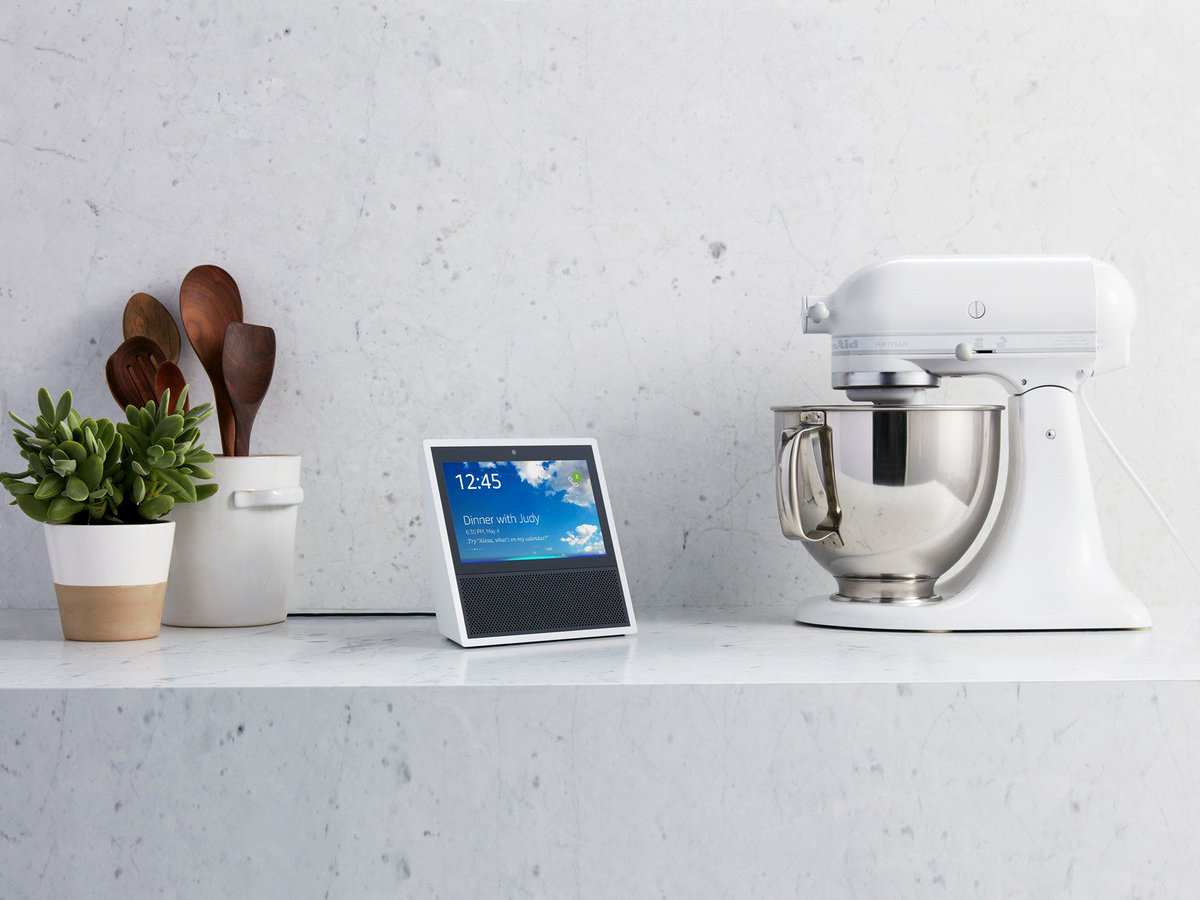 SourceEight's tweet photo. The new @amazon Echo just took a massive step forward in UX #touchscreen https://t.co/sqHvTJOIHX https://t.co/RrWDytHxPm