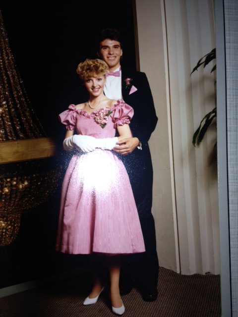 mikemeg800's tweet photo. Did you go to your prom? Was it everything you thought it would be? Share your photos. Here's are Lisa's...
#KennedyCollegiate #bighair https://t.co/X8wBuSgbuA
