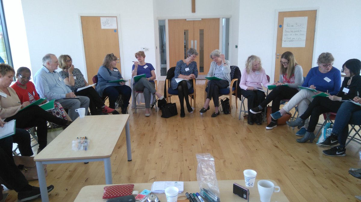 Archoxfordshire's tweet photo. Day2 new #volunteer training & we're learning pen & paper games to play with children #Bicester #charity #readingfun https://t.co/3fDqU37MRy