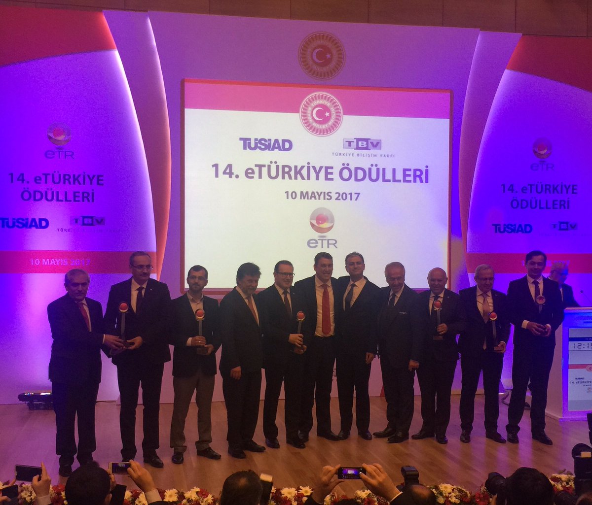 . <a href="/tusiad/">TÜSİAD</a> <a href="/TRbilisimvakfi/">Türkiye Bilişim Vakfı</a> #eTRÖdülleri kazanan kurumları tebrik ediyoruz.