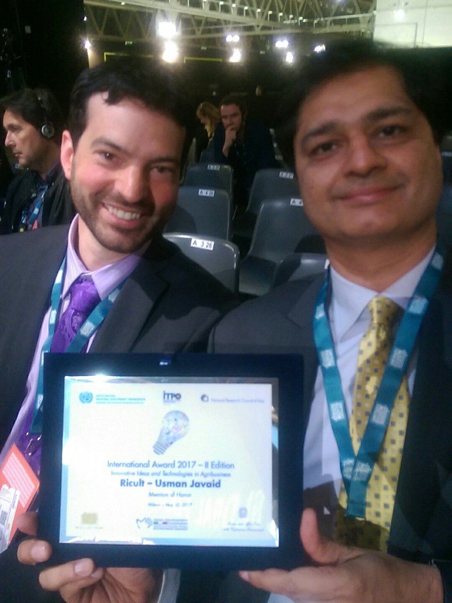 contact_ricult's tweet photo. #Ricult brings home another award #seedsandchips #SaC2017 #foodinnovation https://t.co/351AXH7aiW